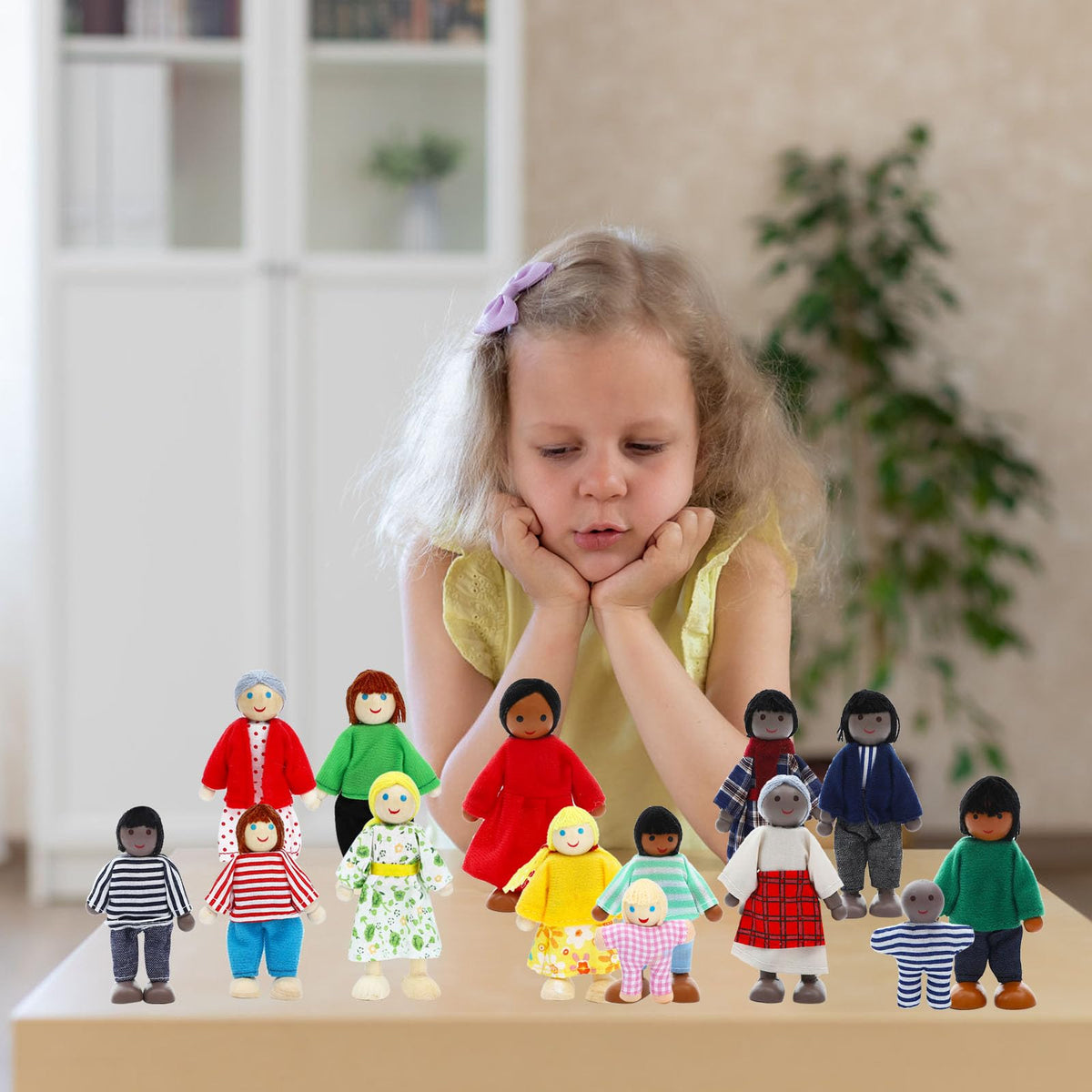 Wooden Dollhouse Family Set 23 Pieces Q167