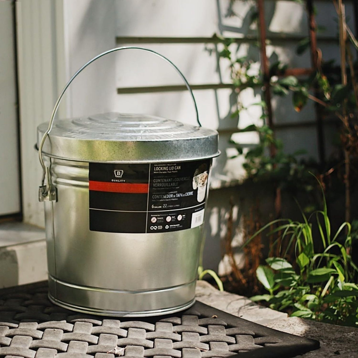 Galvanized Steel Locking Lid Storage Can 6-Gallon B428